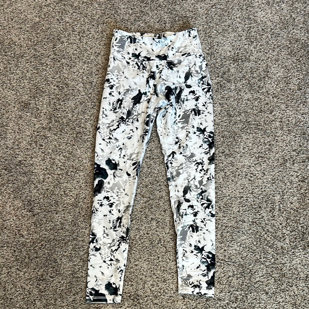 Black and White Patterned Leggings